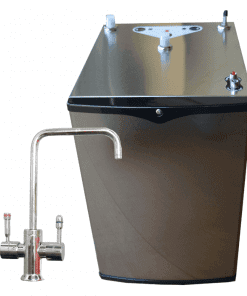 Instant boiling water tap